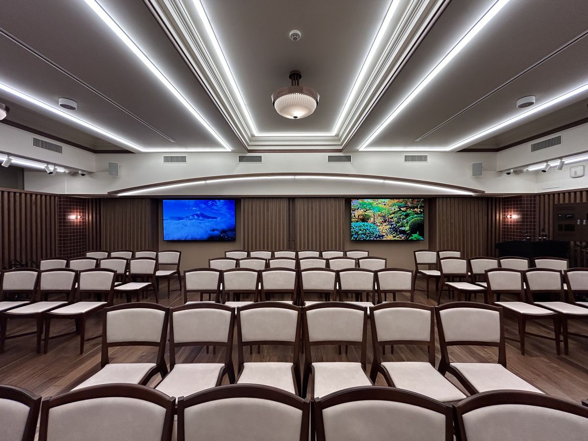 77型テレビモニター